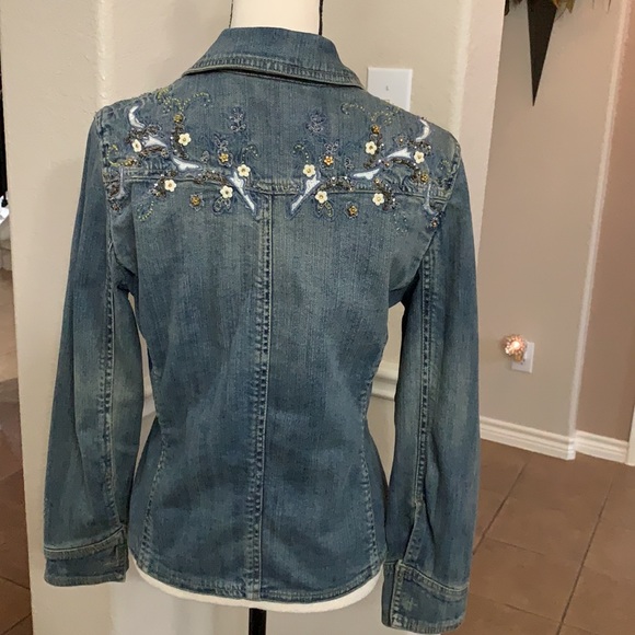 Brandon Thomas blue medium wash denim jean jacket with decorative beading - Picture 8 of 17